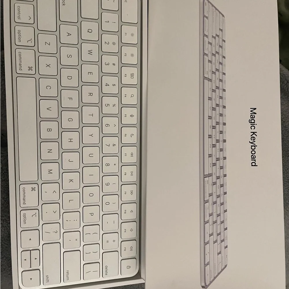 Apple Wireless Keyboard in White